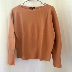 Uniqlo with 3/4 sleeve in coral color